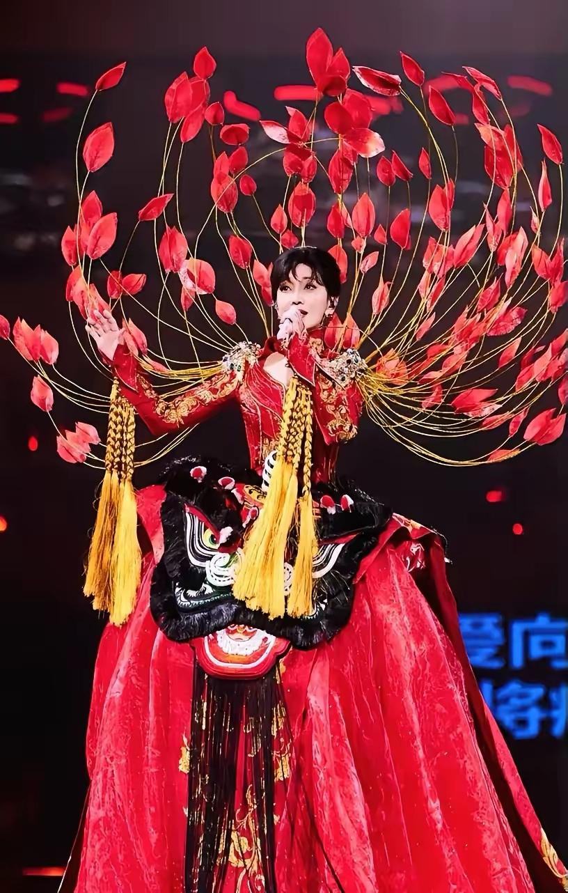 有个事，我一直不敢说。个人感觉赵雅芝应该遇到什么事了，总觉得她过生日开演唱会