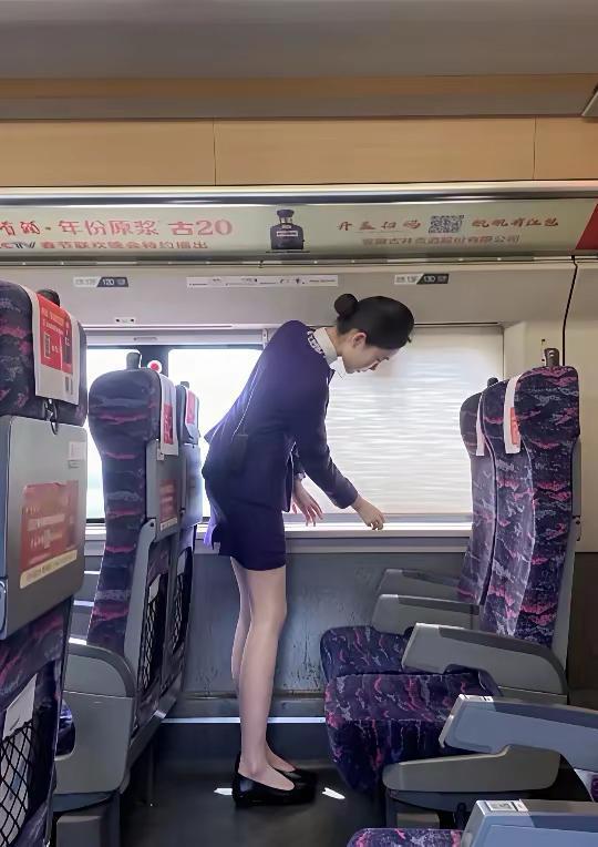 有被这位乘务员帅到！