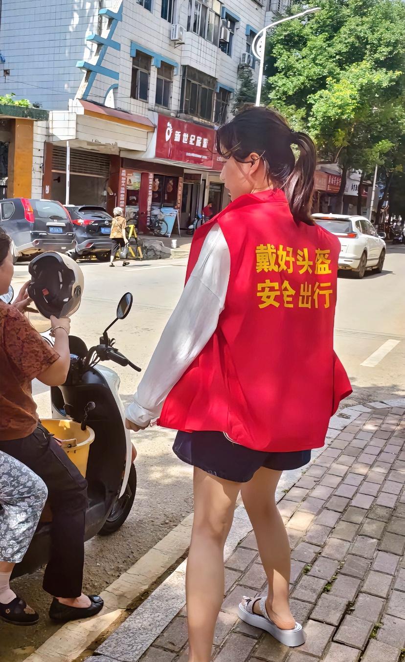 这是为啥当上志愿者了？