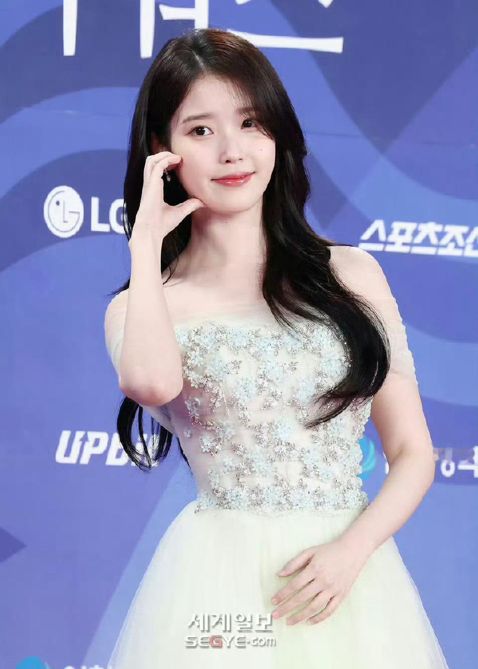 青龙电视剧大赏红毯新闻图，IU，李惠利，林允儿​​​