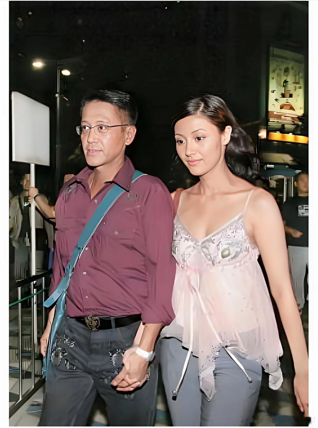 36岁的李嘉欣，那时的她感觉有点配不上许晋亨。​​​