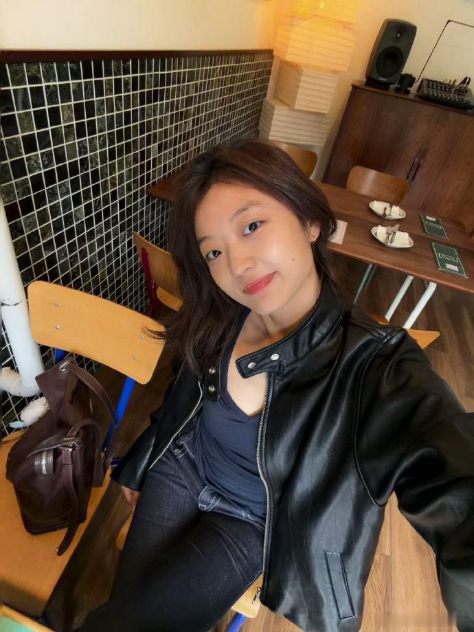 孙千皮衣牛仔孙千皮衣牛仔look皮衣配牛仔，又酷又飒​​​