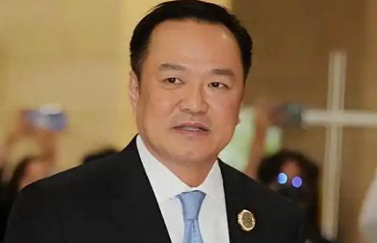泰国政坛出现了很有意思的一幕，而且这一幕发生的地点，竟然是在中国！ 9月8日
