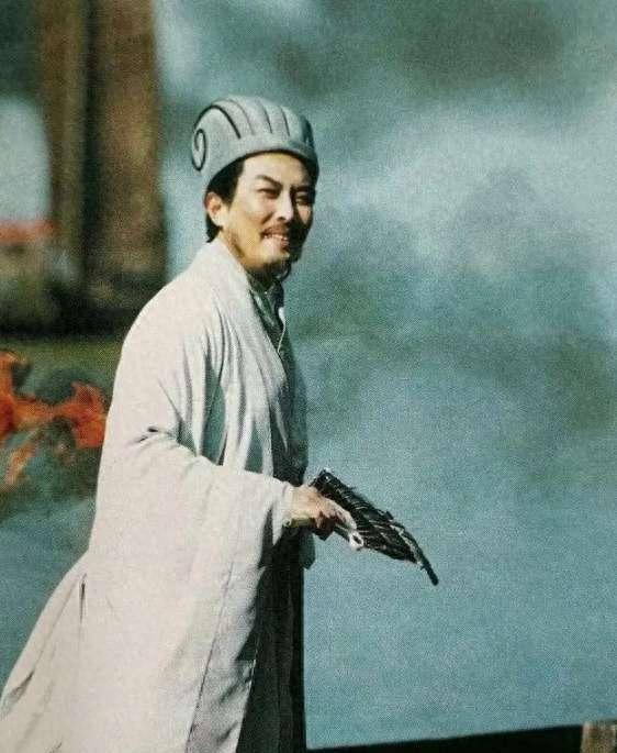 诸葛亮最终未能统一三国的根本原因是什么？毛主席曾一针见血指出他关键性的三大失误