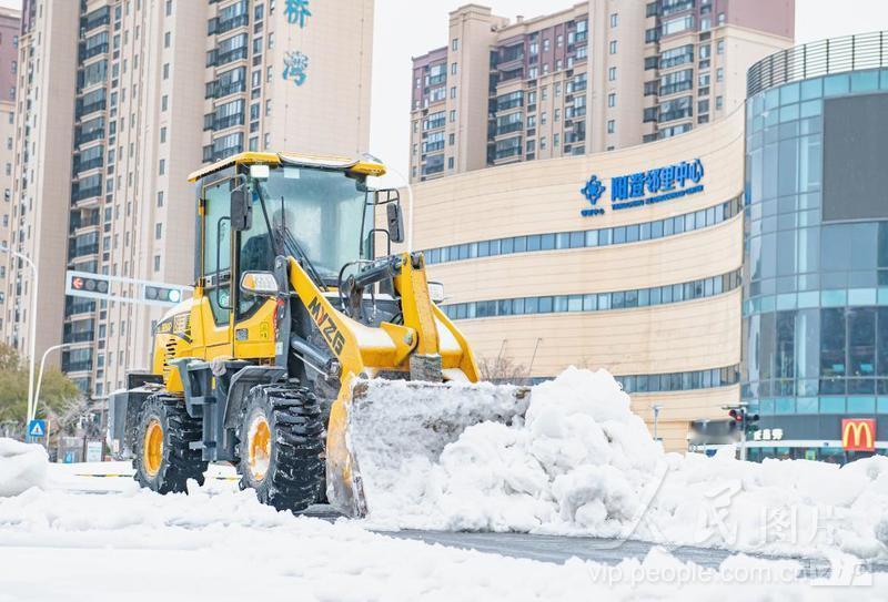 江苏迎入冬最强雨雪冰冻天气2026年1月17日，中央气象台发布寒潮蓝色预警