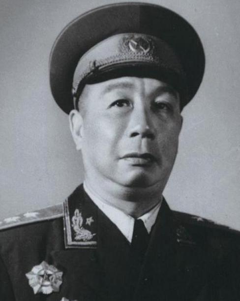 1981年，71岁的开国上将陈士榘与妻子协议离婚，谁知，6个子女却齐声表示：“早