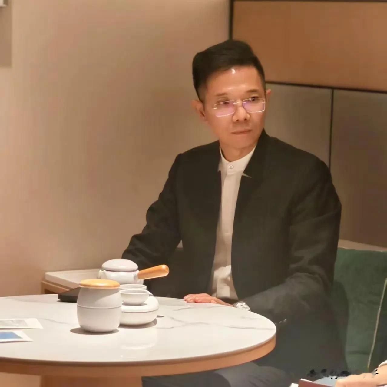 一波未平一波又起！28的真相还未尘埃落定，李圣老师又接手38这个新案子。李