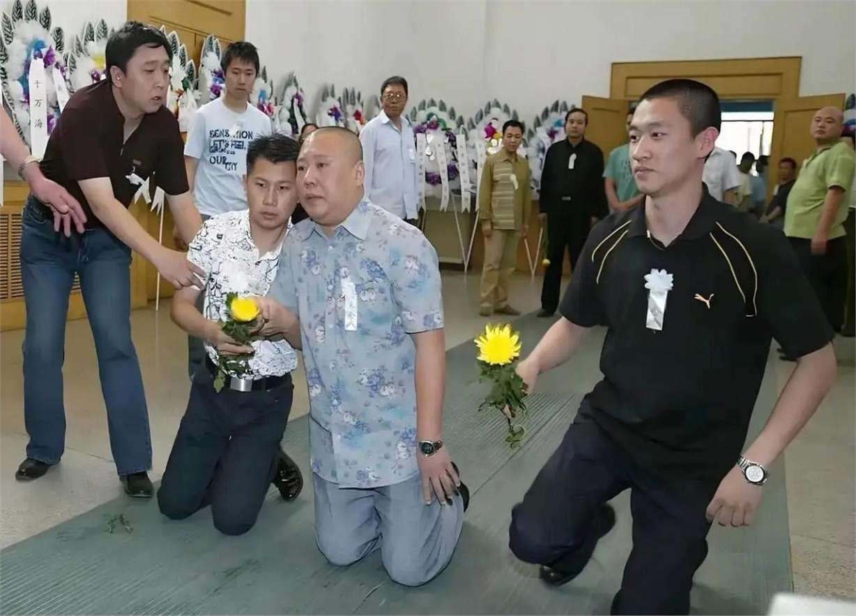 看了眼郭德纲最新的小作文，唏嘘不已。这位大师的行文风格说实话我是第一次见，以前