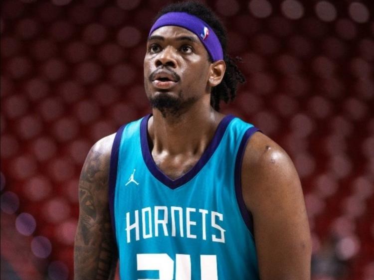 CBA最新消息：据山东男篮官方报道，球队与美国球员基昂泰・约翰逊完成签约，待完成