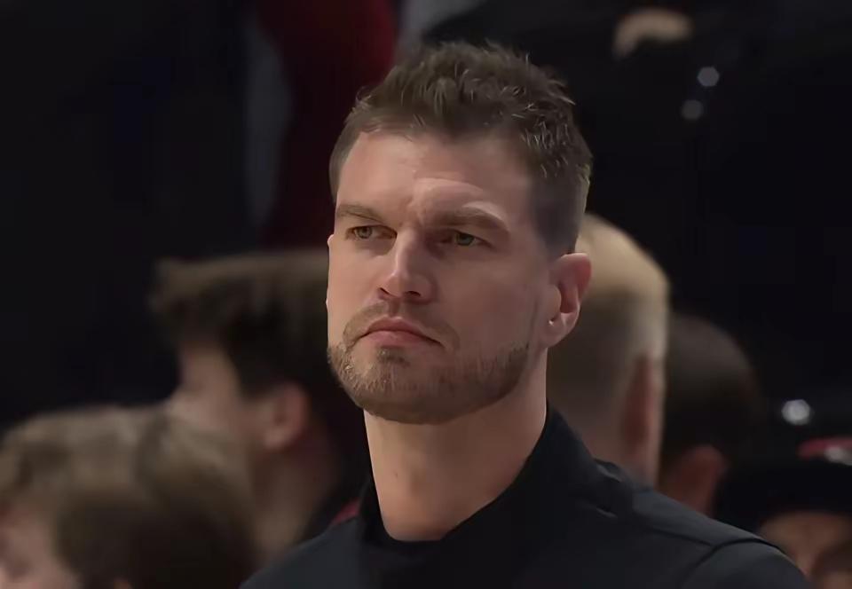 烂泥扶不上墙！杨瀚森在nba赛场上就是这样的，刚刚结束的开拓者主场对阵猛龙的比赛