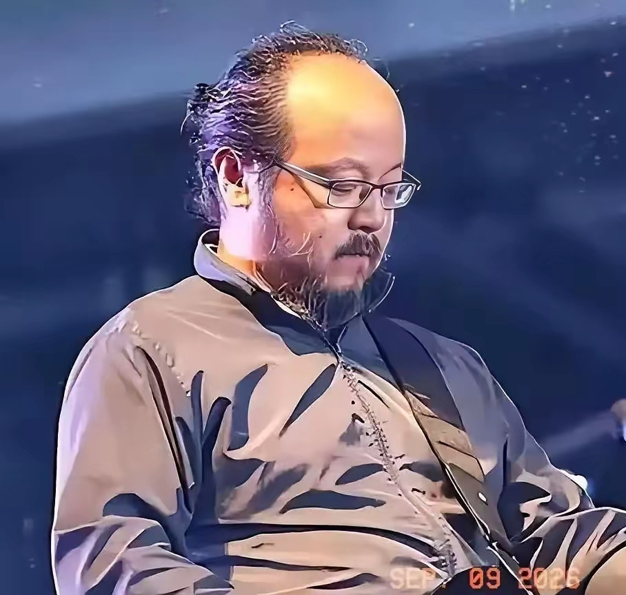 窦唯引发热议！9月9日，王菲的前夫窦唯，谁能想到，向来远离娱乐圈是非的他，这次居然悄无声息地上线了一
