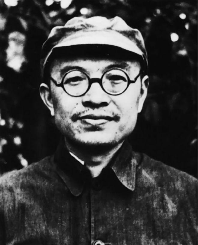 1935年3月10日，毛主席来了脾气，对主持会议的张闻天大吼道：“你们硬要打，我