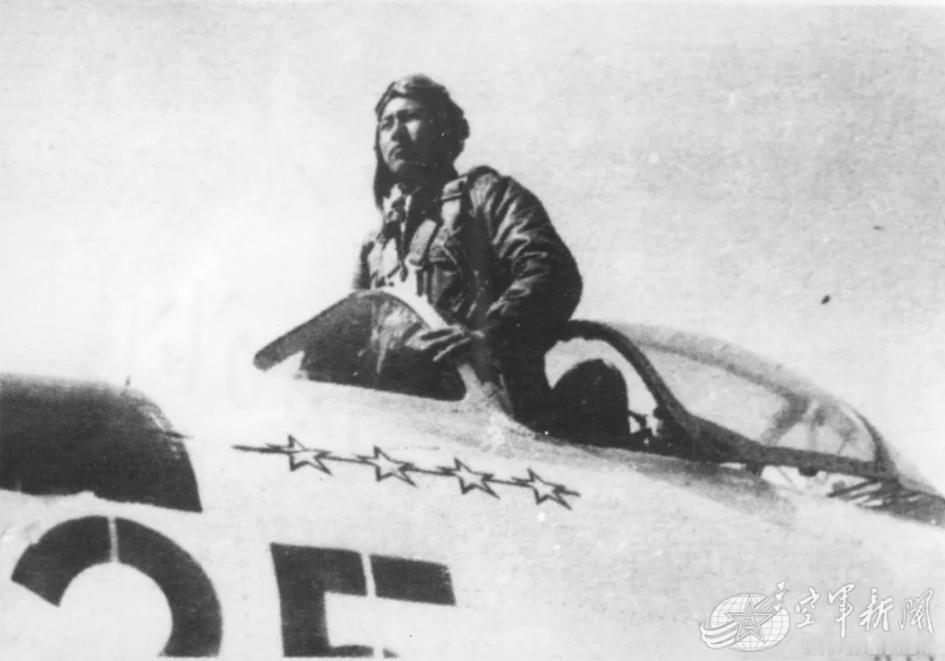 1978年，原空军副司令张积慧被撤职，被关了两年后，转业的他，到成都420厂当副