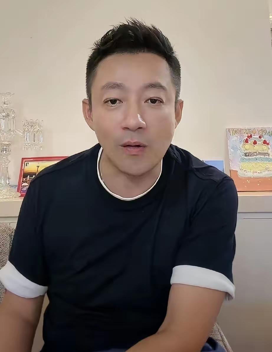 小菲总算不藏着掖着，给网友交代了小玥儿上学安排。小菲直言，小玥儿会回到北京