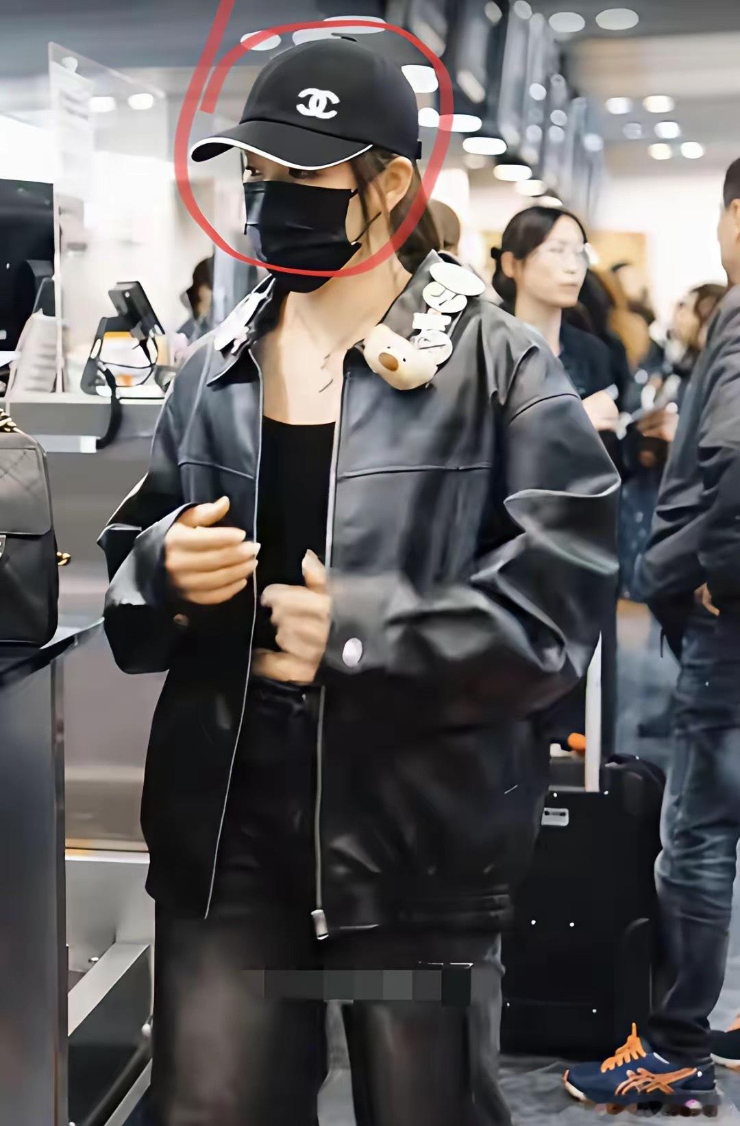 陈梦这个9千块的香奈儿帽子酷毙了，这是陈梦全运会乒乓比赛结束后的穿搭，香奈儿的帽