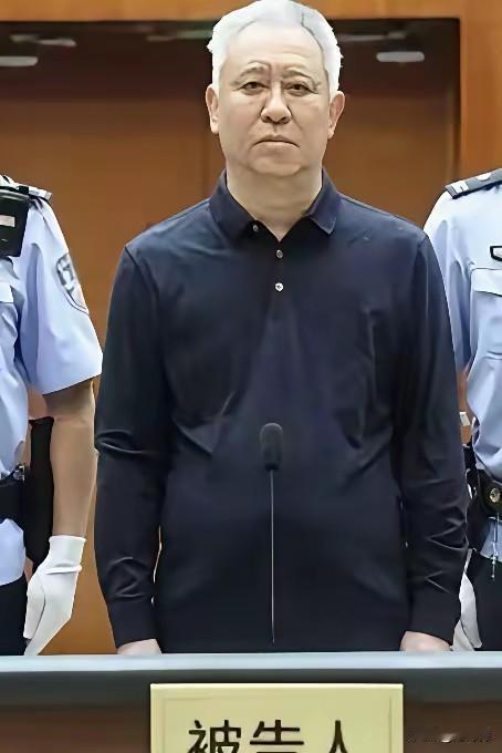 得势太“作”，灾祸降至。许家印就是例子。他在台上时，那奢侈程度无人能比。他坐