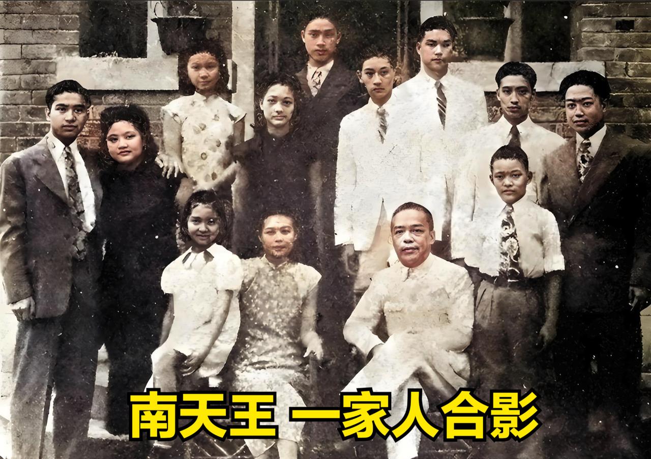 1947年冬，南天王陈济棠妻子去世，陈济棠跪在妻子的棺材旁痛哭，无法站起，后来他