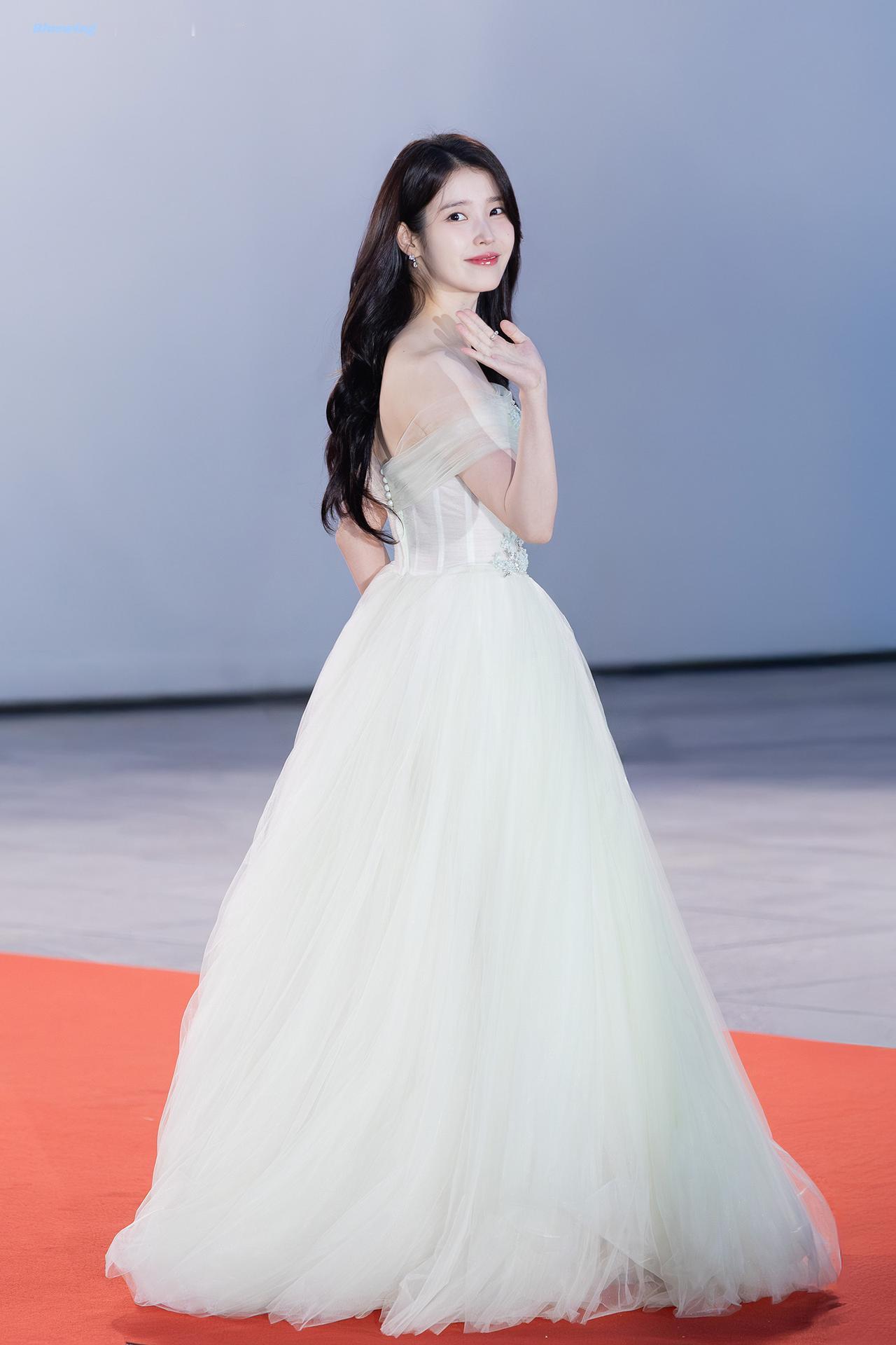白裙iu，美得像公主👸