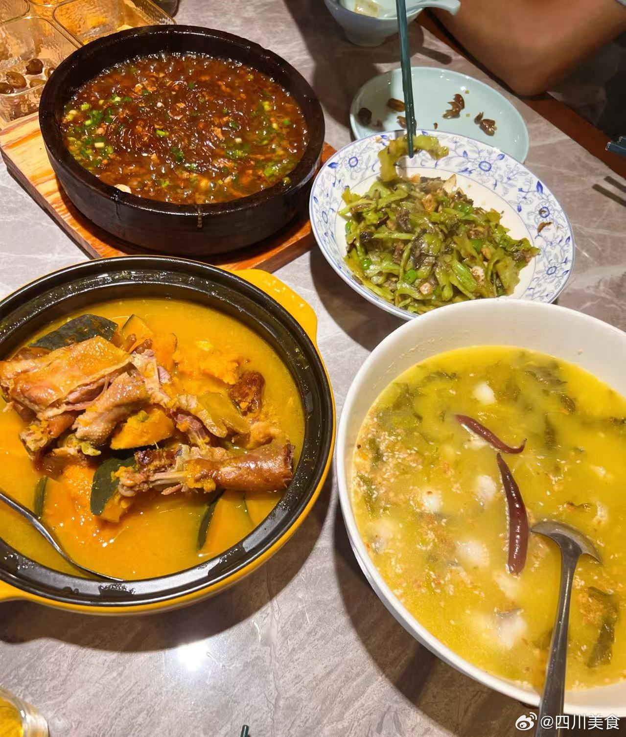 四川小县城广元剑阁县在剑阁，踩进了李白的“蜀道难”里，爬鸟道的时候腿直打颤，但