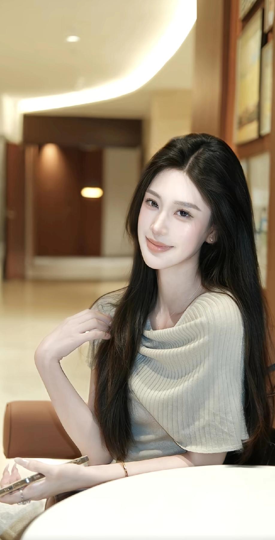 美到心窝窝美女气质美女美女的魅力能有多大？什么样的女生才算得上美丽动人
