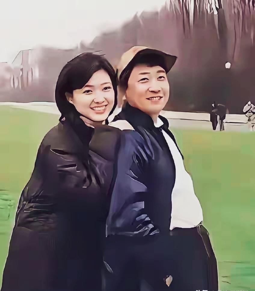 那时，周涛和他的姜昆大哥，看起来都很年轻，充满青春朝气。周涛的清丽，姜昆的俏皮…