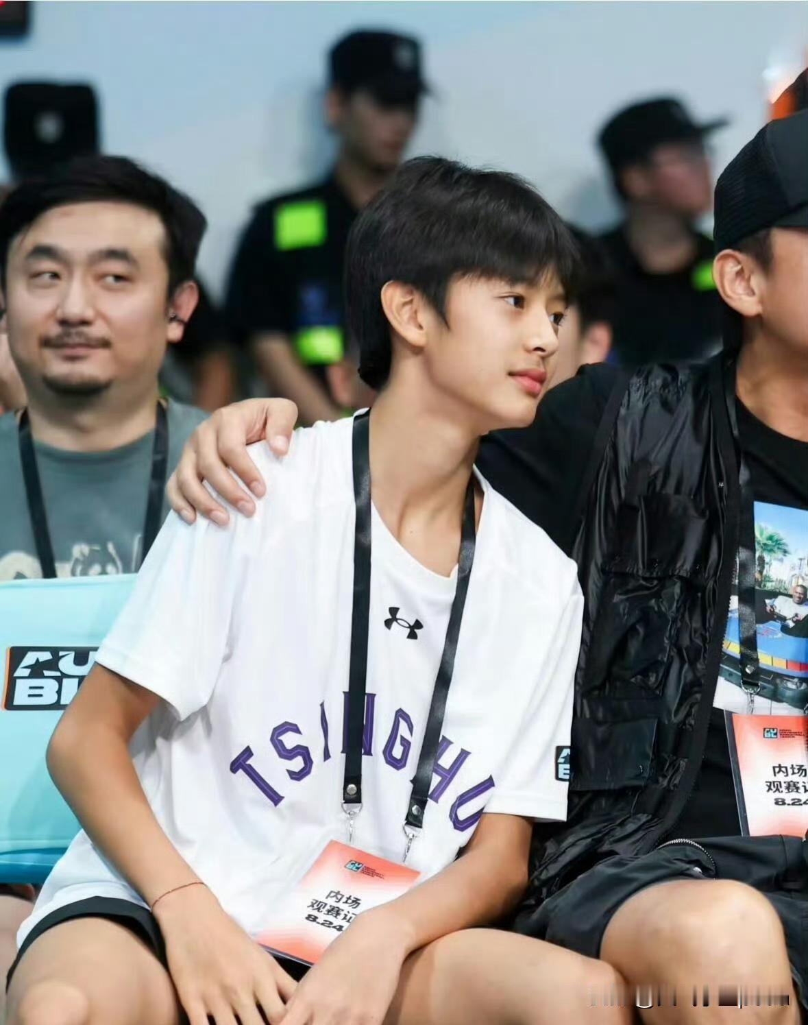 孙俪邓超儿子等等啊，真是把爸妈的好基因都揉在一起了！小时候觉得像邓超的调皮劲儿