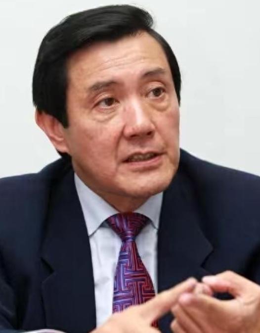 马英九与陈佩琪大陆行对比，不比不知道，一比吓一跳。 最近网上有个对比挺有意思