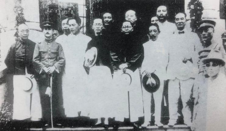 1925年7月1日，中华民国国民政府在广州正式成立，这是孙中山逝世后革命政权的重