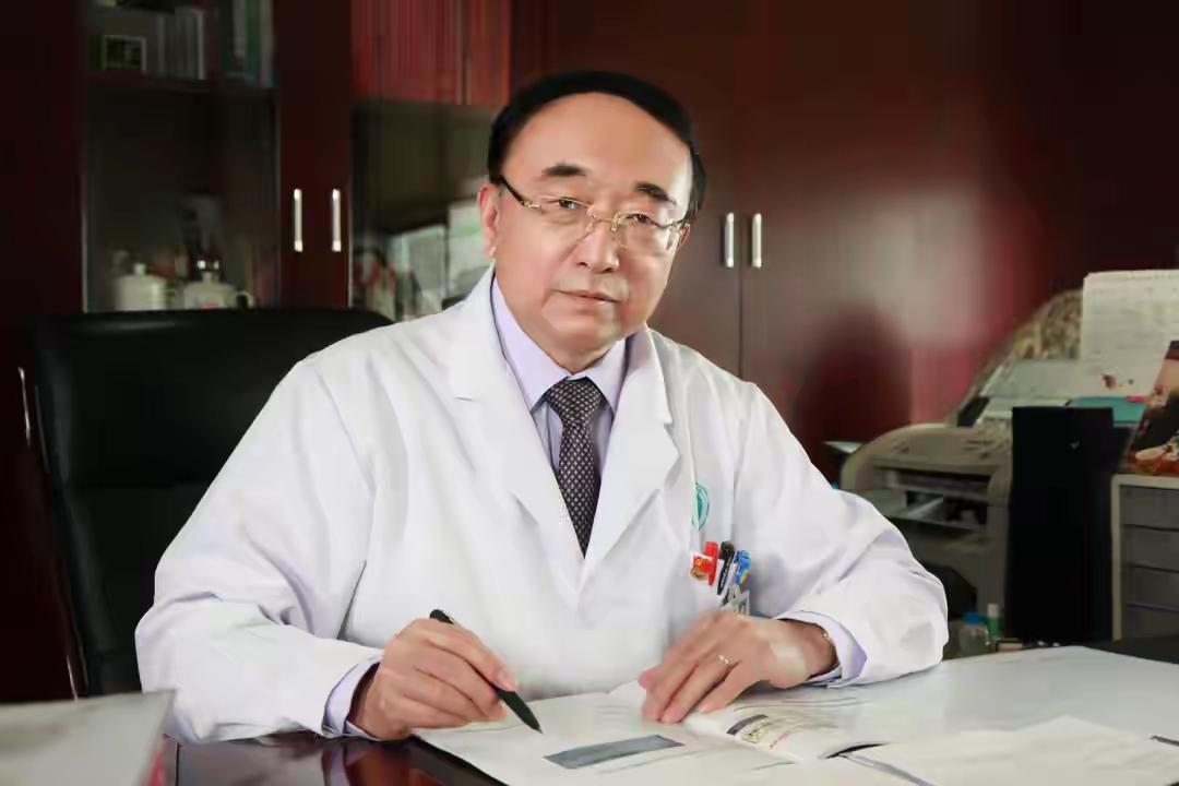 “一次筛查，多活十年”：把肿瘤筛查扩成“全民公交”，到底谁在挡道？1️⃣