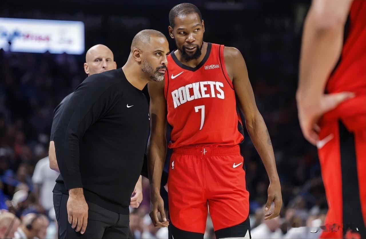 强如美国国家队詹杜库同时在场，科尔关键球都得给阿杜。强如五星勇士杜库同时在场