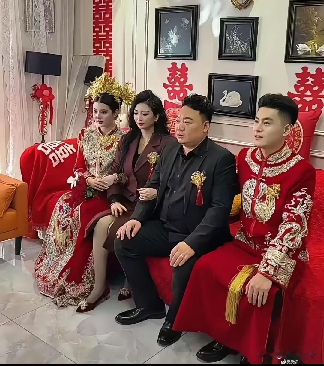 一对新人和父母合照，哪一个的颜值更高？新人新婚新婚结婚新人在领证喜得连理