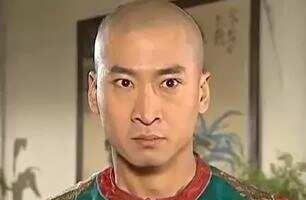 会说话的男主天花板福尔康情商太高，是会说话的男主天花板了小时候没发现，再