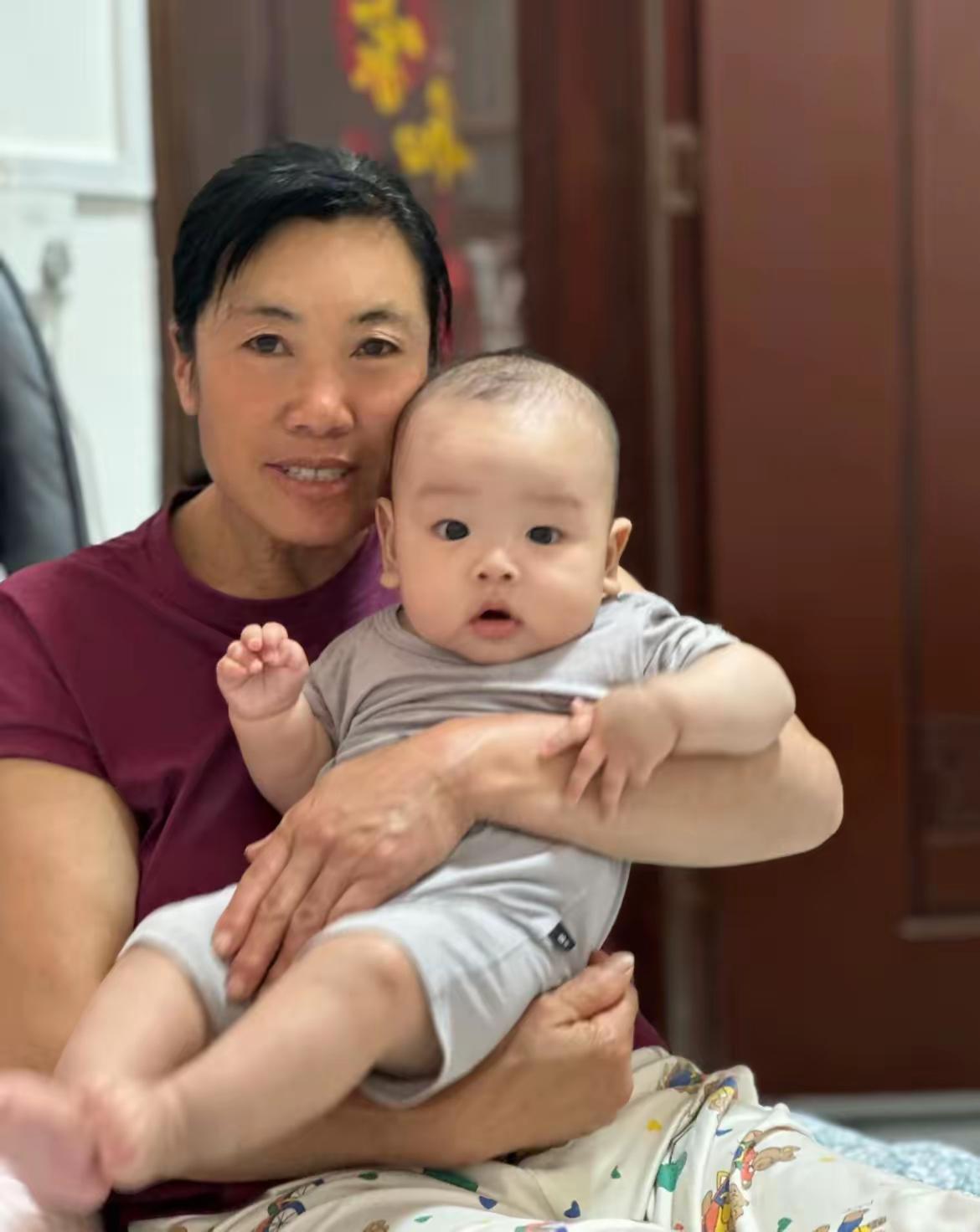 夜里，女儿和女婿在我面前吵了一架，今早起来，女儿冷不丁开口：