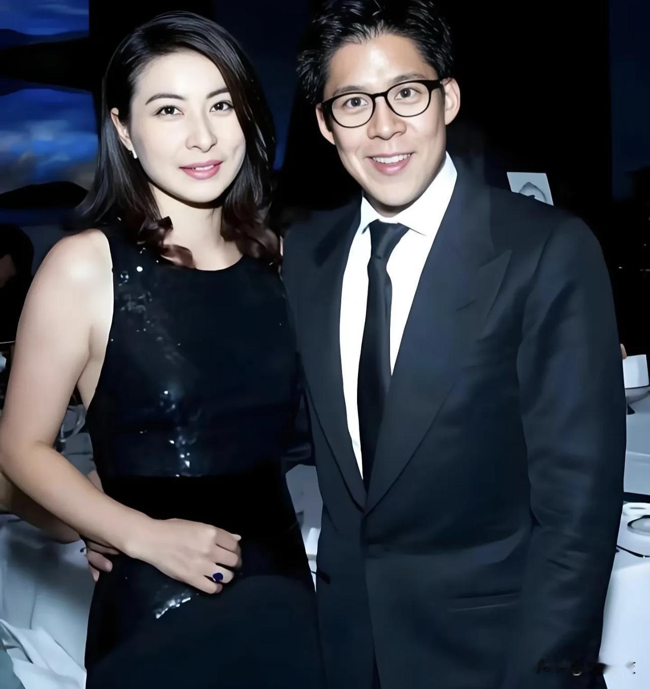 霍启刚为什么会娶郭晶晶，我觉得是郭晶晶的女运动员身份+霍启刚真的是喜欢她。而