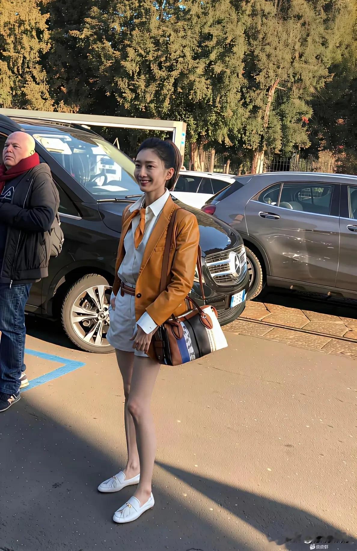 不得不说，这女人确实漂亮。要是当年同胡哥结婚的话，娃应该都几个了吧？