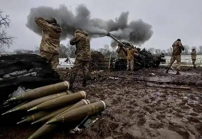 俄军明明快扛不住了，为什么还死磕进攻？太窝囊了俄乌冲突打到现在，俄军吃力到