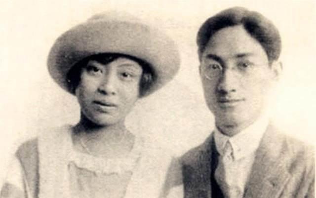1922年，22岁的张幼仪才刚生下二胎，就被丈夫徐志摩逼着离婚。当时她身无分文，