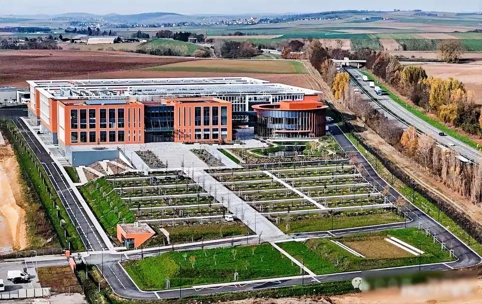 欧盟拟禁用中国5G设备，华为或将出售法国工厂！2025年12月11日消息，