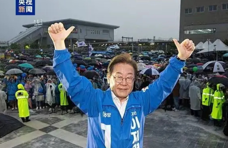 李在明提出修宪！推进总统4年连任制，削减总统权力！民众可以对政府工作进行监督和评