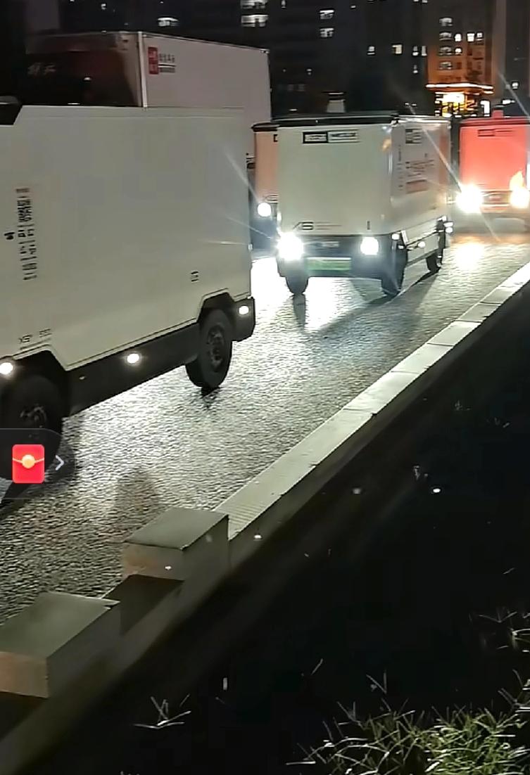 任何司机遇到这样的交通都会非常的崩溃山东临沂一男子下班开车准备回家，但是发现回