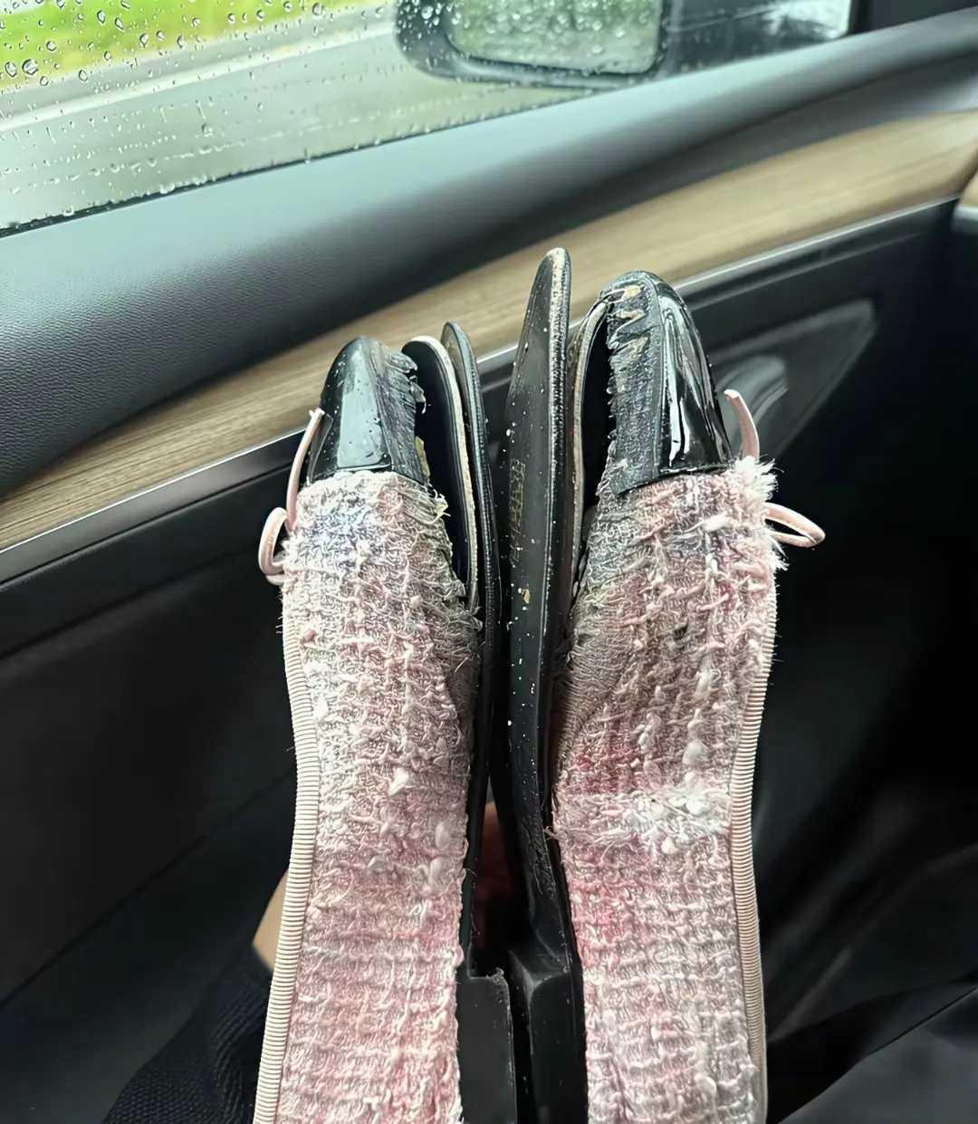 香奈儿颜值也有这样的时候[捂脸哭]