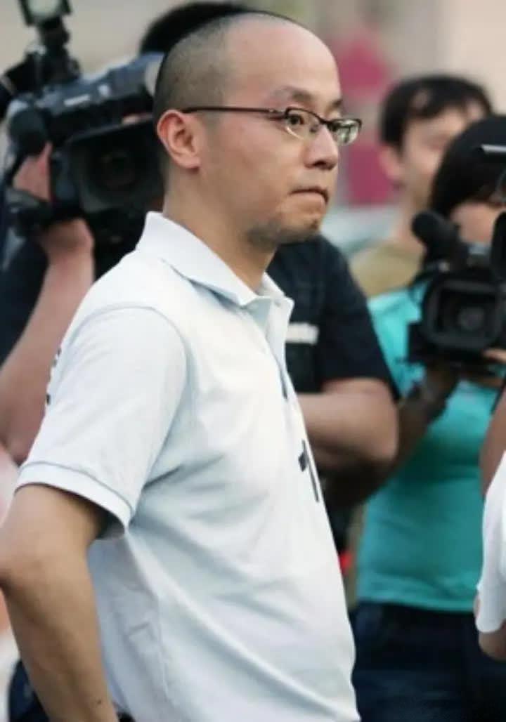 窦唯曾公开说与王菲的婚姻，就是一场阴谋，因为王菲不和自己一起吃饭，也不和自己睡在