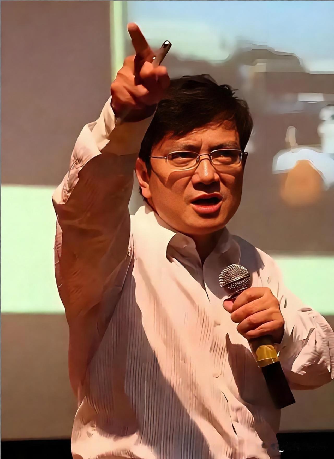 郑强教授，近日很是头疼因为说了几句最难听的真话，再次被架在舆论的风口浪尖在