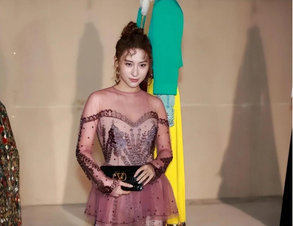赌王“最美千金”再次被传婚变如果说赌王“最美千金”你第一个会想到谁？赌王的女