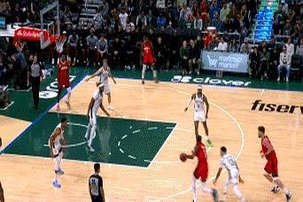 火箭末节差一口气，年轻人拼到最后一秒！11月10日这场球，火箭82比85