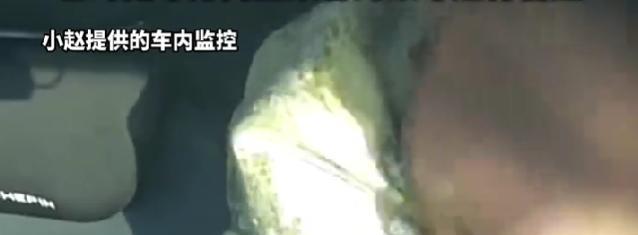 太吓人了！浙江杭州，因怀疑司机故意走高速绕远路，后排乘客突然暴起，在高速上抢夺师