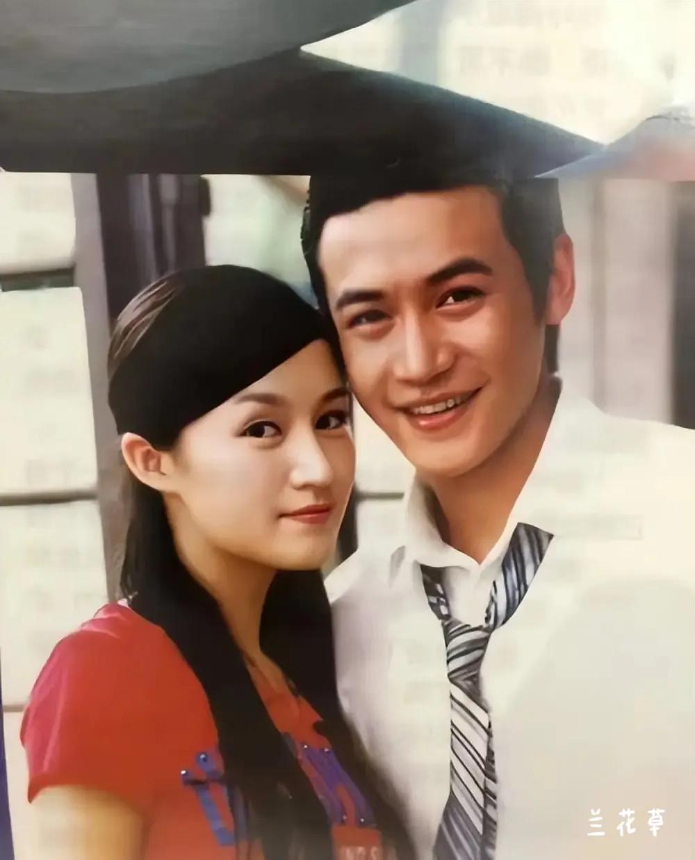 娱乐圈的模范夫妻——陆毅，鲍蕾。陆毅出道这么多年，从未有过花边新闻，坚毅如陆毅