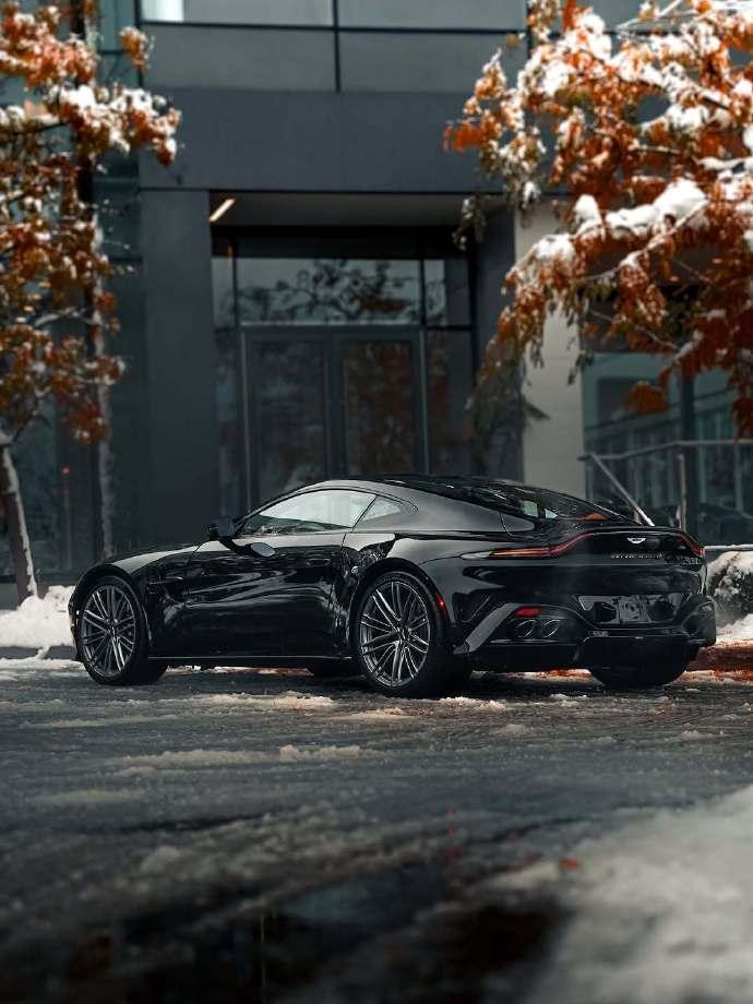 阿斯顿·马丁Vantage这次换代是真下本了！223.8万的指导价直接把门槛抬到