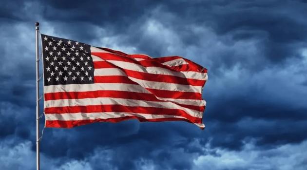 美国的衰落是全方位的。以前的美国总统，不管政见如何，至少有清晰的战略方向和强