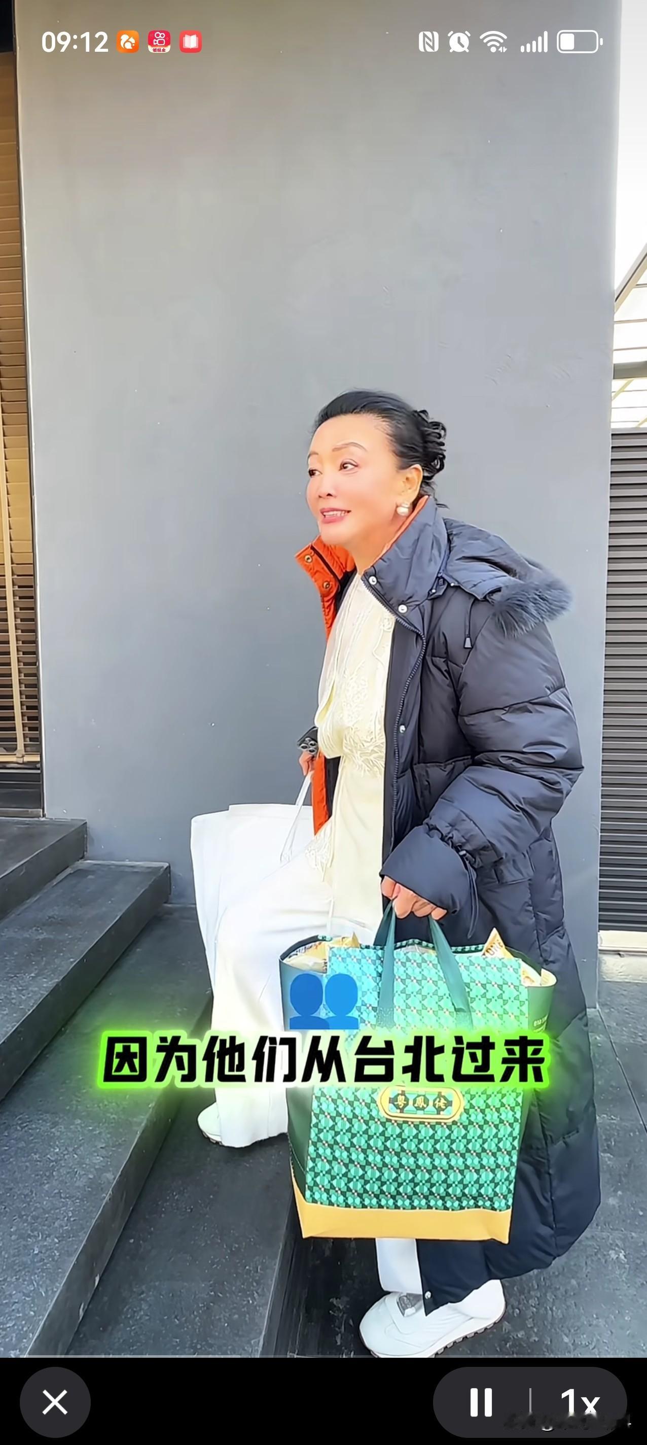 隔辈亲一点不假，何况是玥儿和霖霖呢，张兰日盼夜盼终于盼着孙儿回北京来看她了，而且